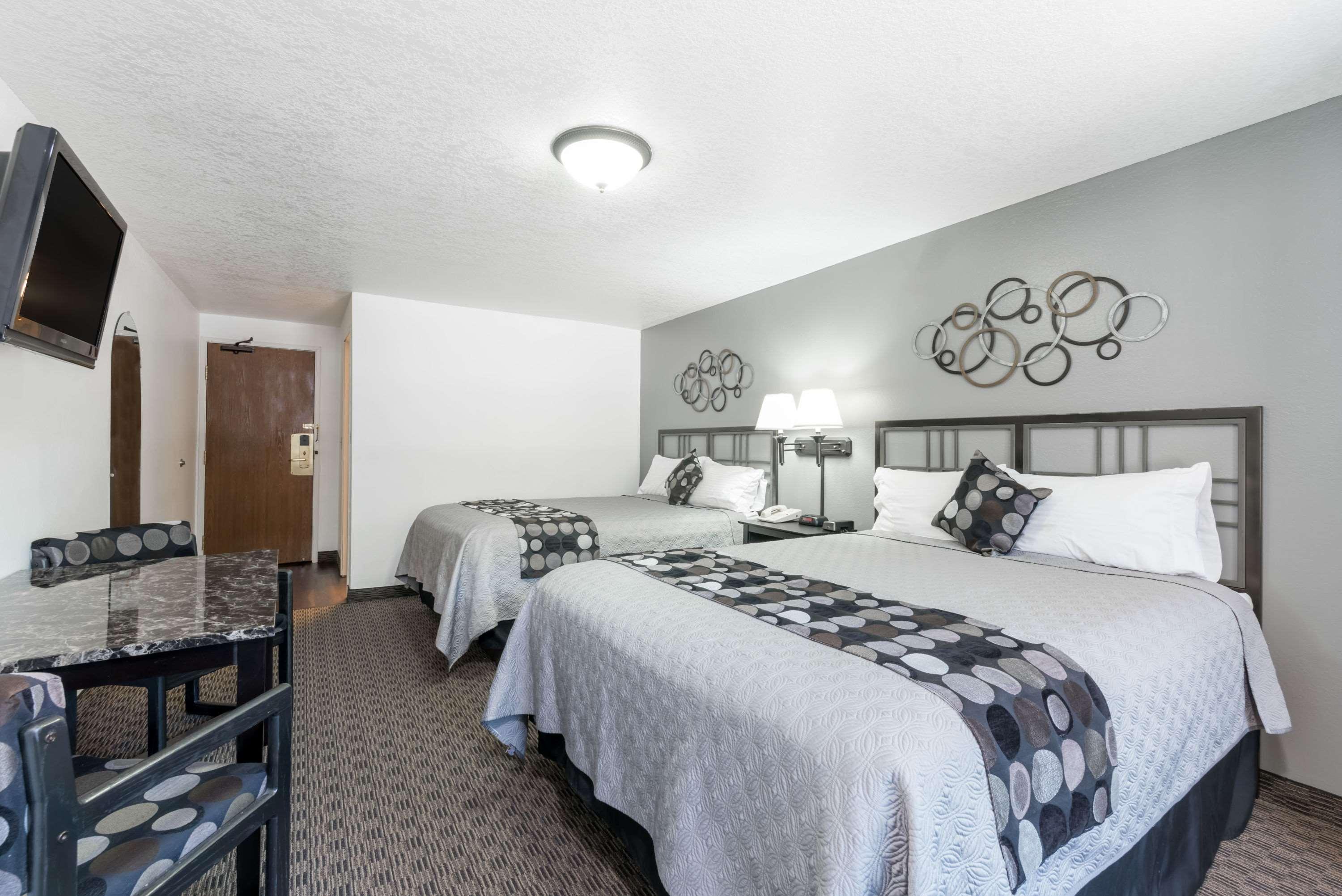 Super 8 By Wyndham Deadwood Black Hills Area Exterior photo