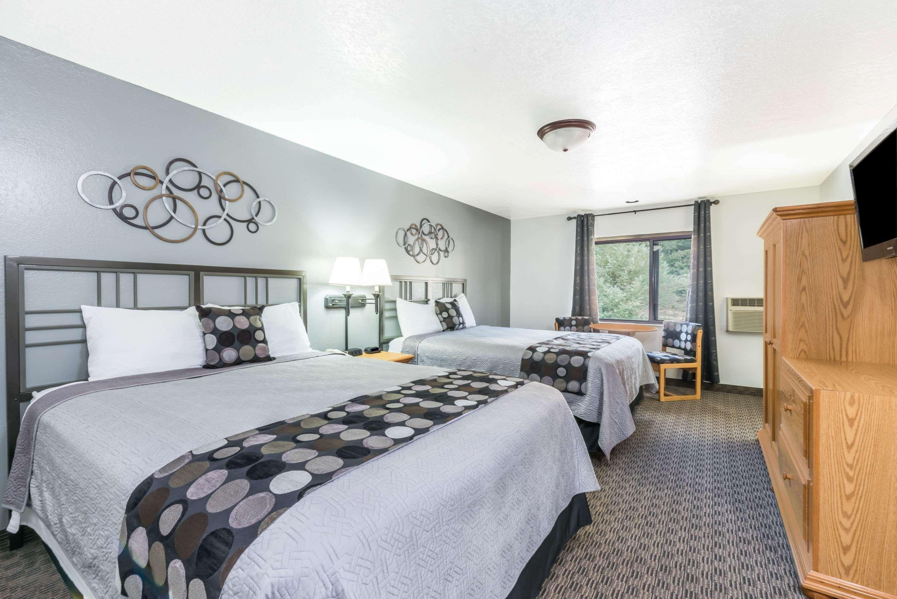 Super 8 By Wyndham Deadwood Black Hills Area Exterior photo