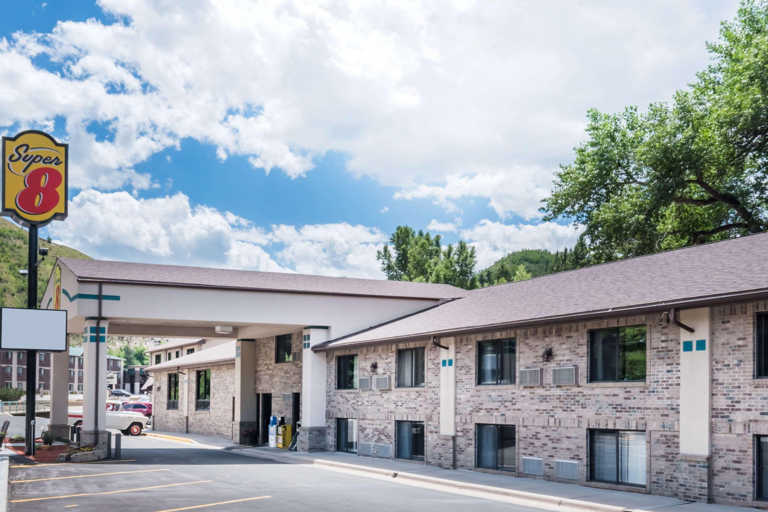 Super 8 By Wyndham Deadwood Black Hills Area Exterior photo