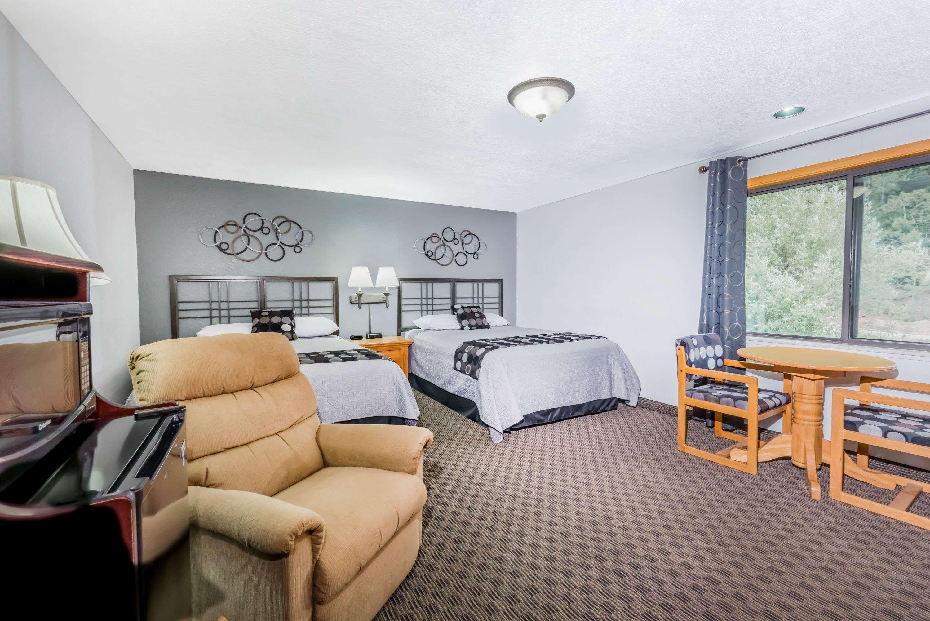 Super 8 By Wyndham Deadwood Black Hills Area Exterior photo