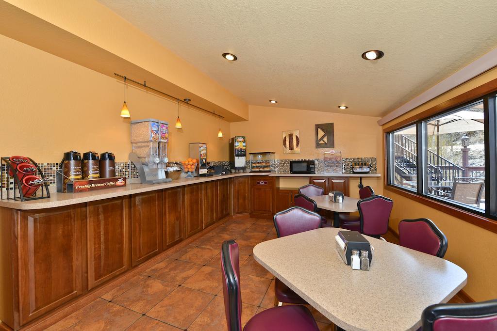 Super 8 By Wyndham Deadwood Black Hills Area Exterior photo
