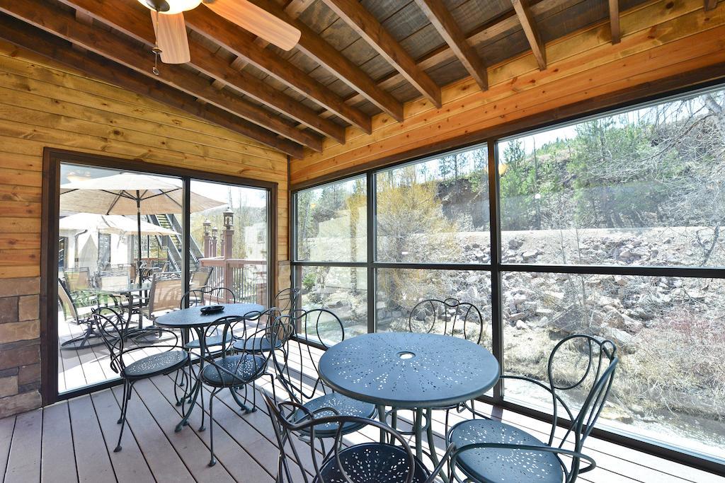 Super 8 By Wyndham Deadwood Black Hills Area Exterior photo