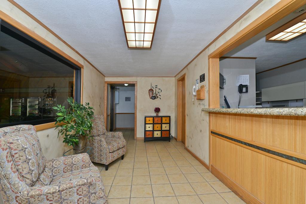 Super 8 By Wyndham Deadwood Black Hills Area Exterior photo